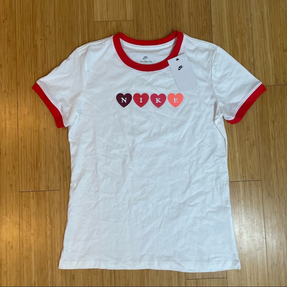 Nike T shirt tee with felt  embroidered and red trim new with tags 90s style